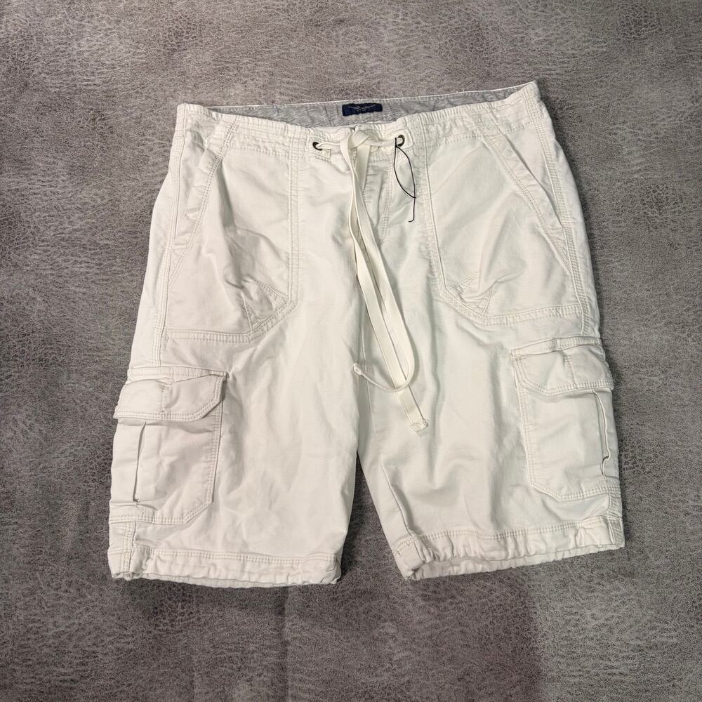 White American Eagle Cargo Shorts